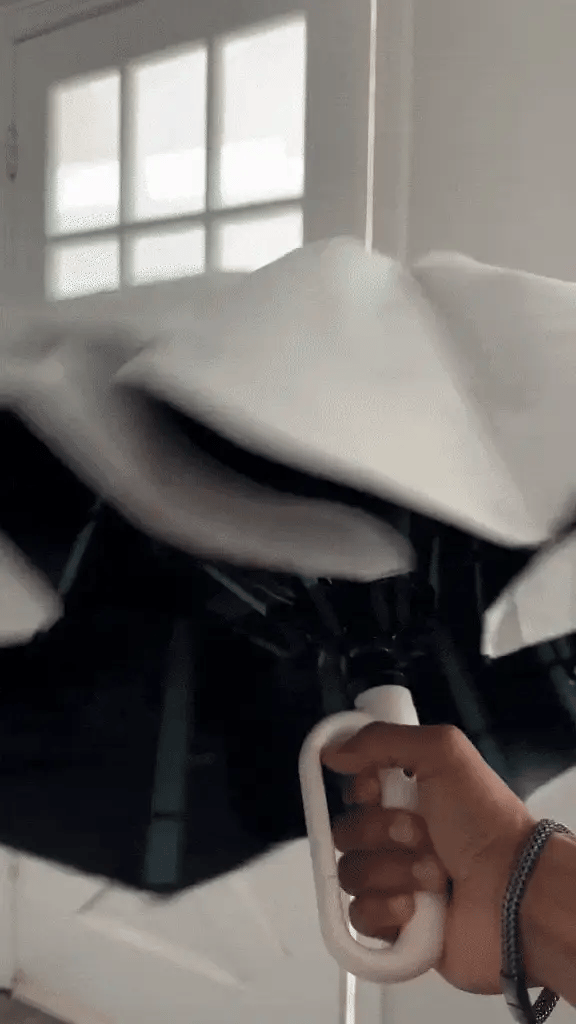 AerisGuard automata szélálló esernyő — Gyors automatikus összecsukás, biztonságos csatos fogantyú