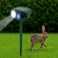 GardenGuard solcelledrevet ultralydskanin-skræmmer — Blinkende lys, genoplades af solen