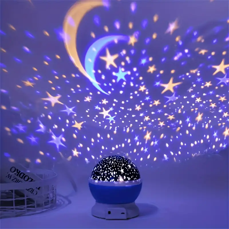 מנורת לילה מקרינה שמיים זרועי כוכבים AstraGlow — מנורת לילה לילדים - Desfino