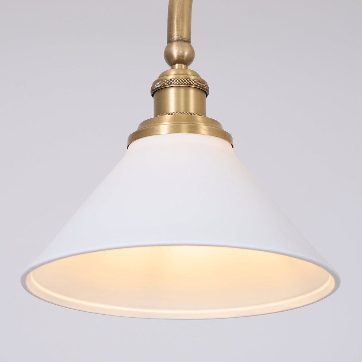 Candeeiro suspenso de vidro vintage AstraVex — Abat-jour branco, design de duas lâmpadas - Desfino