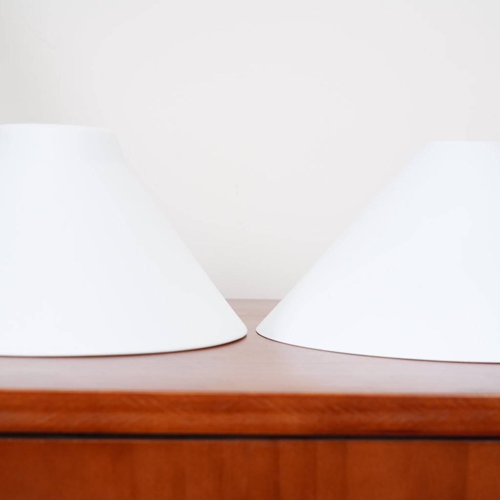 Candeeiro suspenso de vidro vintage AstraVex — Abat-jour branco, design de duas lâmpadas - Desfino