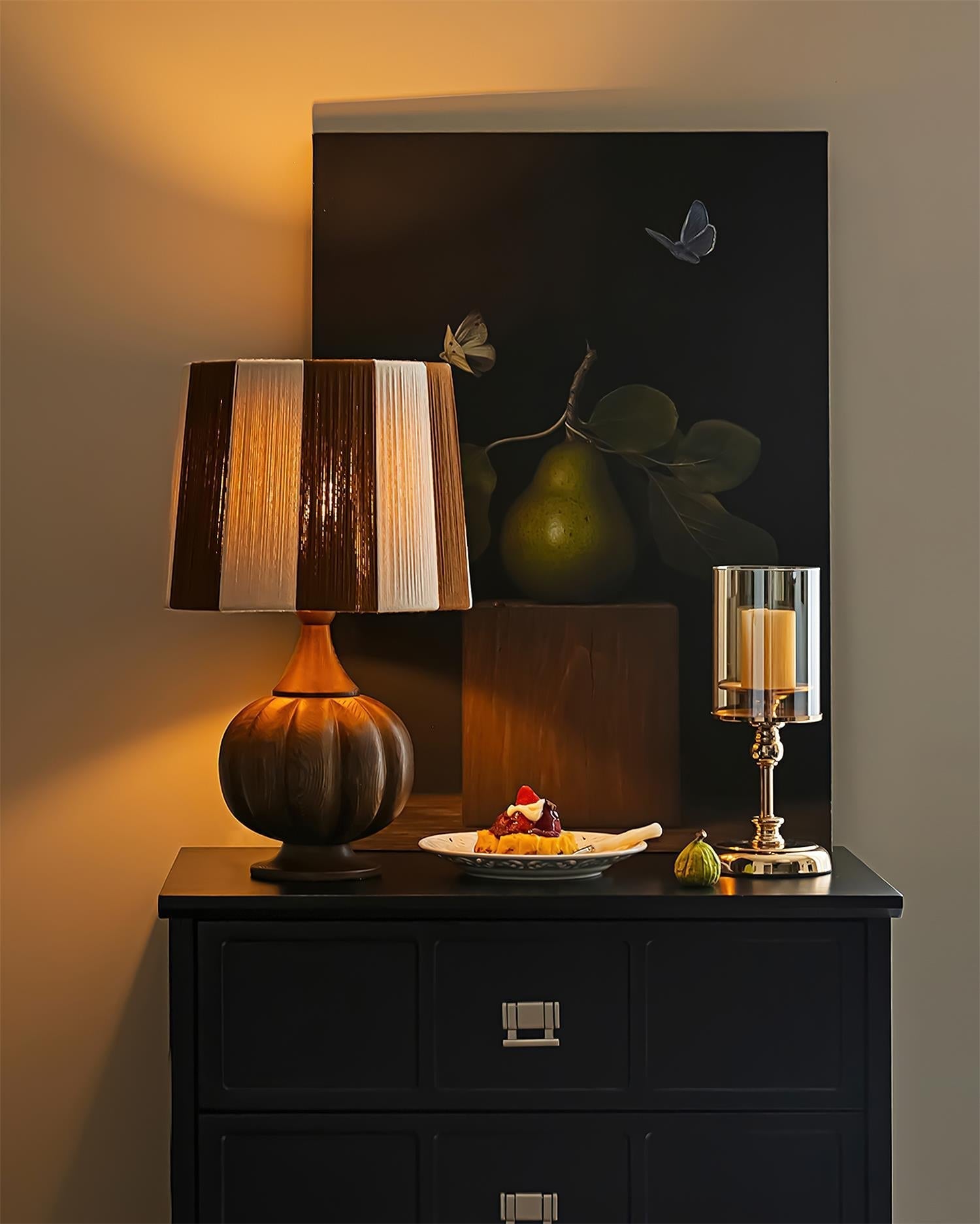 Harmonische, kräftig gestreifte Tischlampe