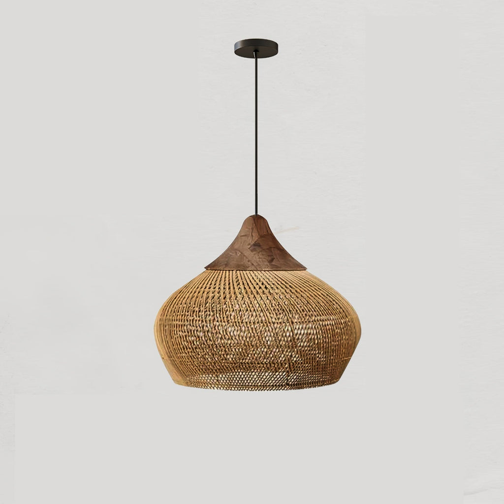 Pendelleuchte aus geflochtenem Rattan – kunstvoll handgewebtes Muster