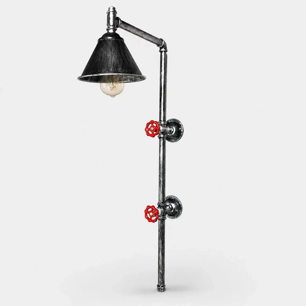 Industrielle Rohr-Wandleuchte – rote Ventilakzente, freiliegender Arm