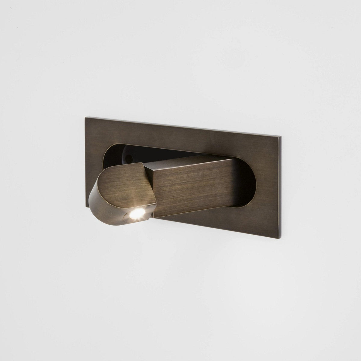 Regulowana lampka do czytania przy łóżku Aeris — elegancki design - Desfino