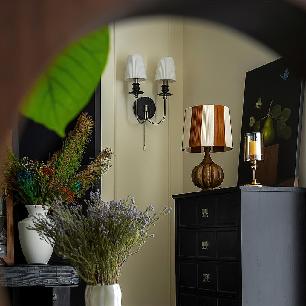 Harmonische, kräftig gestreifte Tischlampe