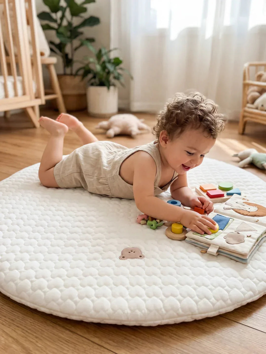 Premium-Spielmatte für Babys – gesteppte Oberfläche, dichte Polsterung, rundes Design