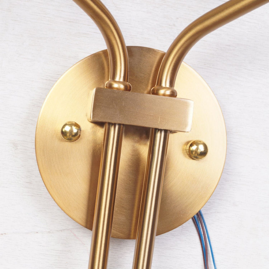 Nástěnná lampa inspirovaná hotely, pozlacená — dvojitá hlava, dvousvětelný design