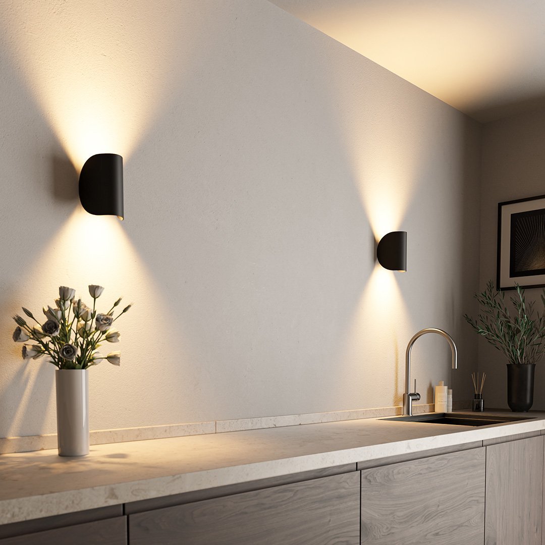 Applique murale moderne LumaTwist — LED chaude à lumière diffuse, profil mince - Desfino