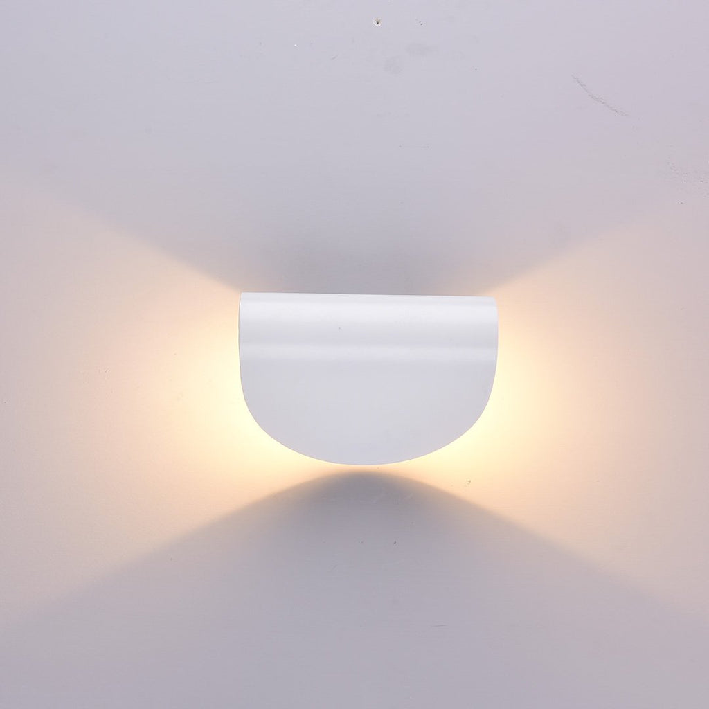 Applique murale moderne LumaTwist — LED chaude à lumière diffuse, profil mince - Desfino