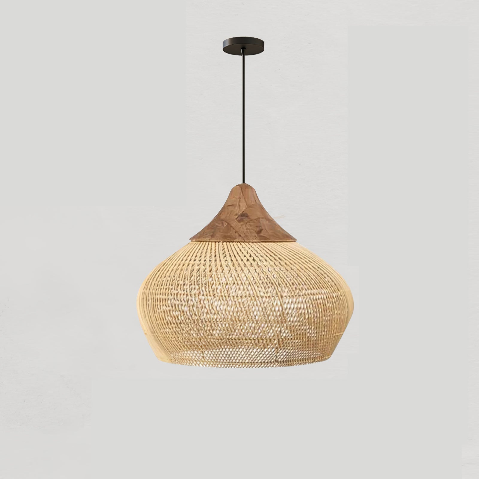 Pendelleuchte aus geflochtenem Rattan – kunstvoll handgewebtes Muster
