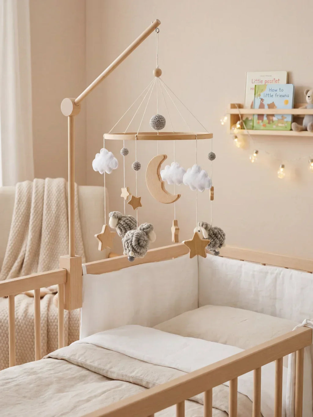 Hölzernes Babymobile – langsam schwingender Hän­ge­schmuck