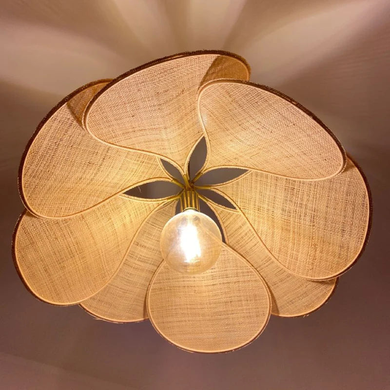 Lámpara colgante de pétalos superpuestos Petalume — Iluminación cálida y difusa - Desfino