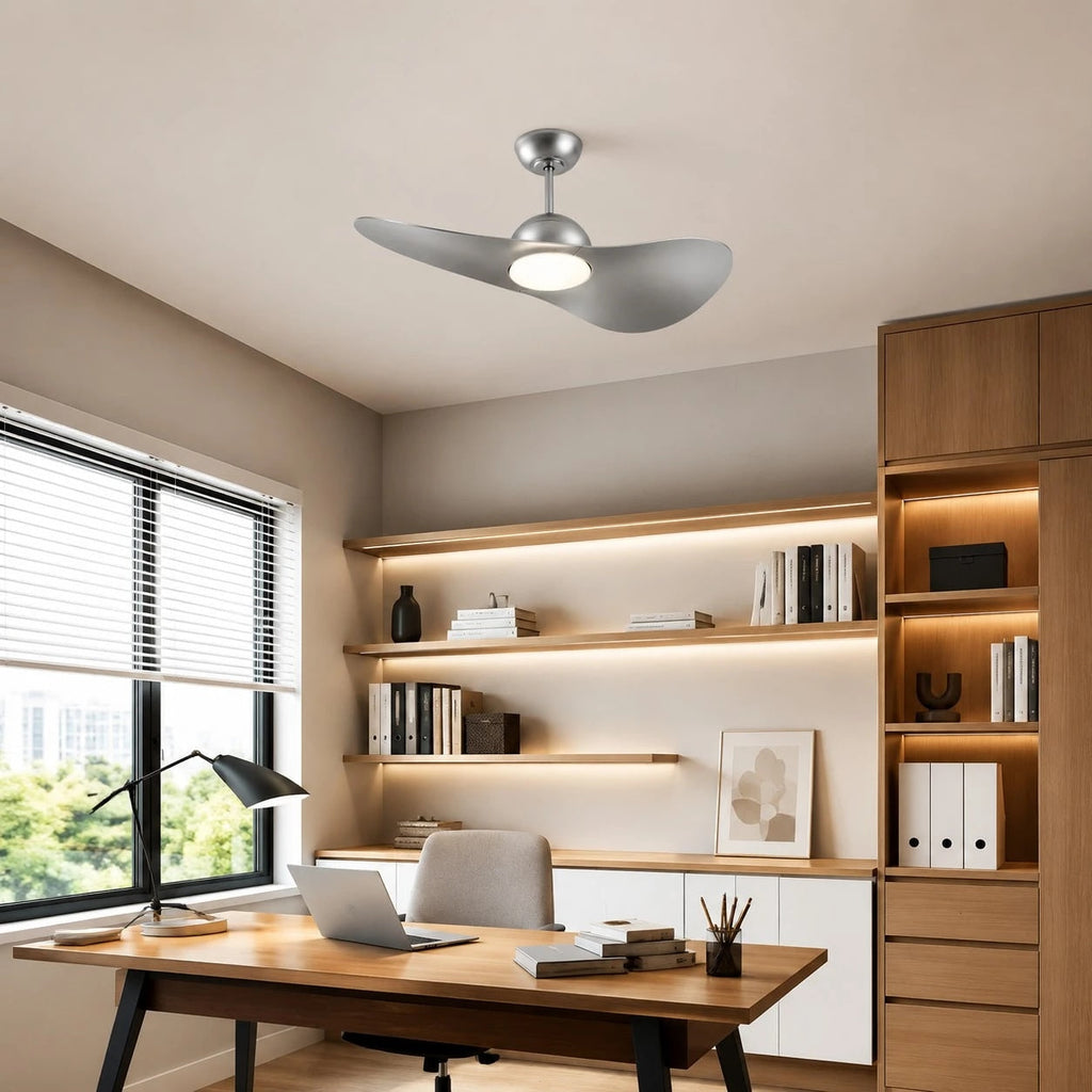 Deckenventilator mit hutähnlicher Leuchte und zwei Flügeln, integrierter LED-Diffusor