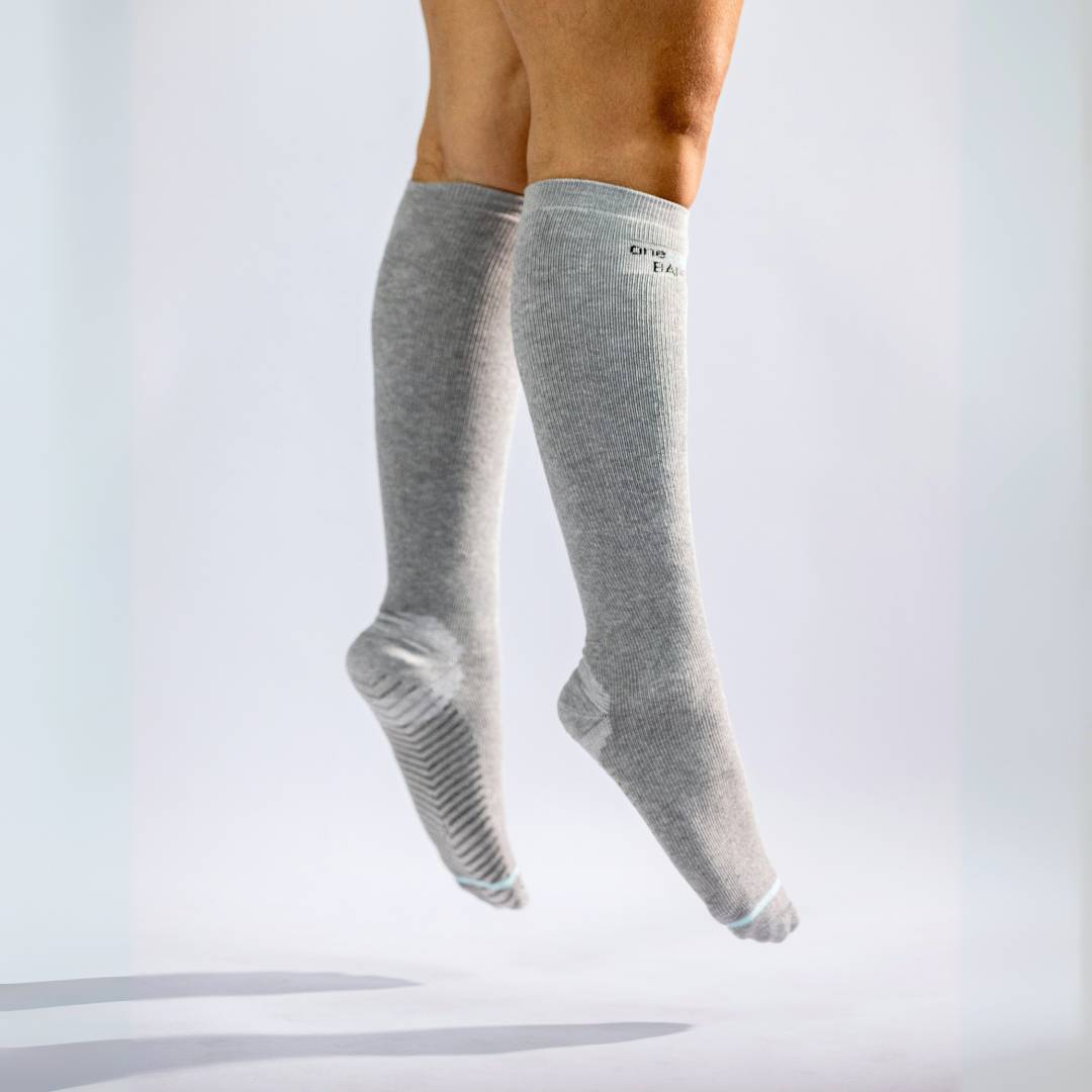 Knee-High Bamboo Compression Socks — 10–15 mmHg Graduated Support - Desfino