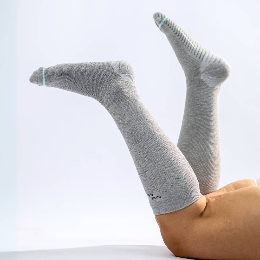 Knee-High Bamboo Compression Socks — 10–15 mmHg Graduated Support - Desfino