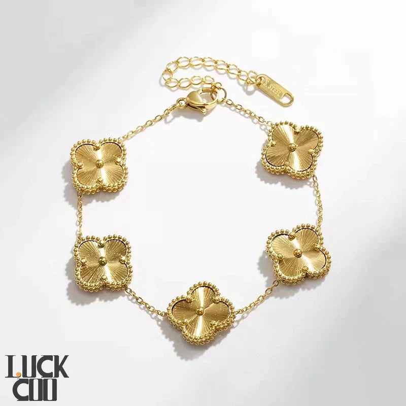 SylvaClove Clover Bracelet — Four Delicate Floral Charms - Desfino