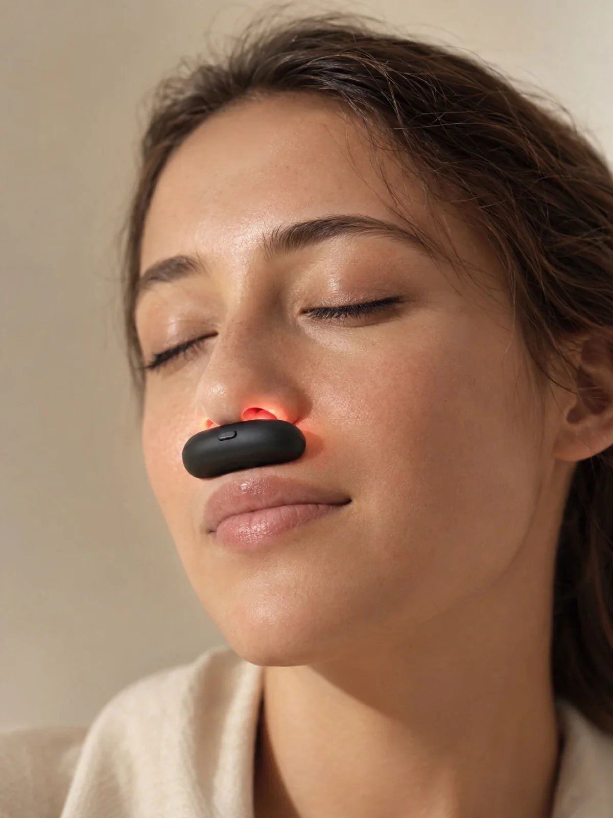 جهاز NasoGlow 650 للأنف بالضوء الأحمر — علاج لمدة 10 دقائق دون لمس