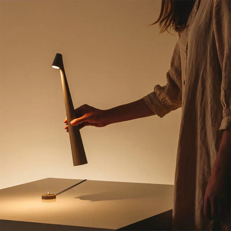 FjordNova Kabellose LED-Tischlampe — Einstellbares kabelloses Licht - Desfino