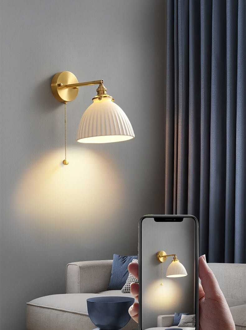 Applique da parete fatta a mano — Paralume a coppa plissettato in ceramica, lampadina inclusa - Desfino