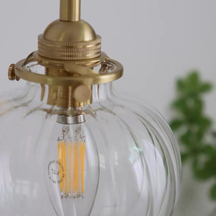 Vintage-væglampe — 13 cm rillet glaskuppel, buet metalarm - Desfino