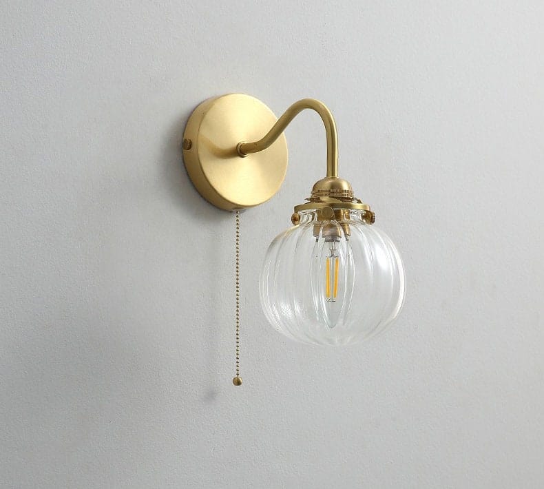 Vintage-væglampe — 13 cm rillet glaskuppel, buet metalarm - Desfino