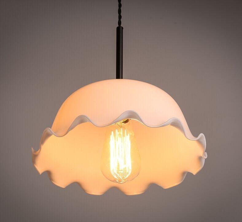 Aurelle 法式复古乳白玻璃吊灯 — 含 LED 灯泡 - Desfino