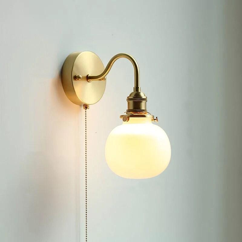 Mariselle Lampa ścienna w stylu mid-century — szklana kula w stylu vintage - Desfino