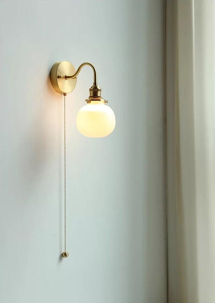 Mariselle Lampa ścienna w stylu mid-century — szklana kula w stylu vintage - Desfino