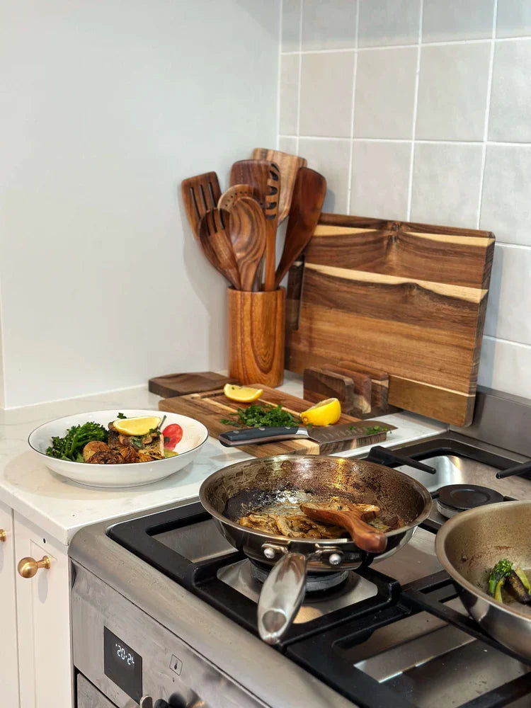 Ensemble cadeau premium d’ustensiles de cuisine en teck — 2 ensembles, supports - Desfino