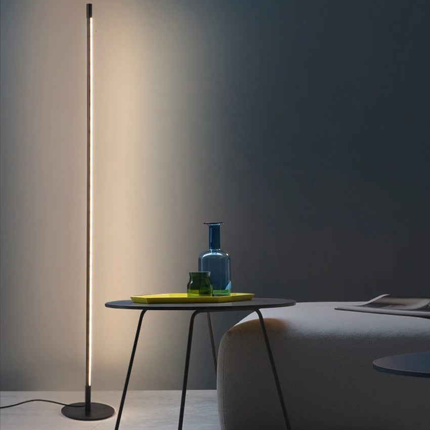 AstraLume minimalistická podlahová LED lampa ve tvaru trubice — zaoblený stojan, vestavěná LED - Desfino