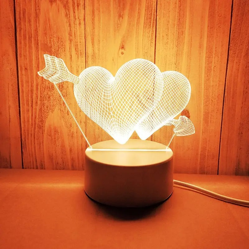 Lampa LED AmoraGlow w kształcie serca z akrylu — podstawa z litego drewna | Desfino