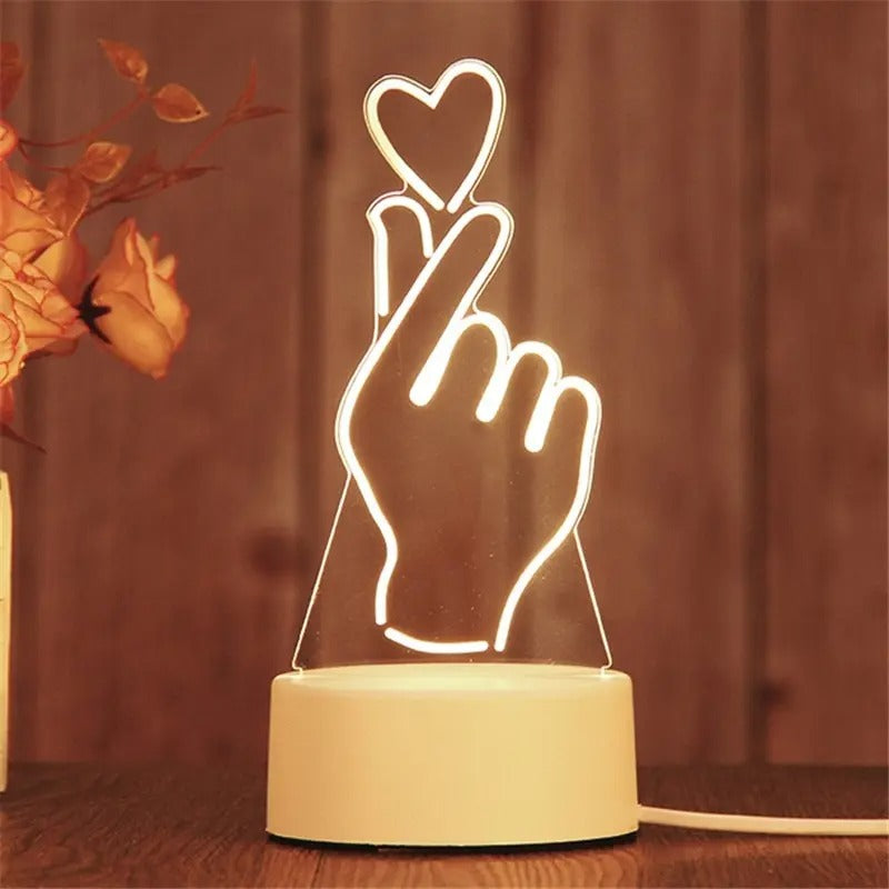 Lampa LED AmoraGlow w kształcie serca z akrylu — podstawa z litego drewna | Desfino