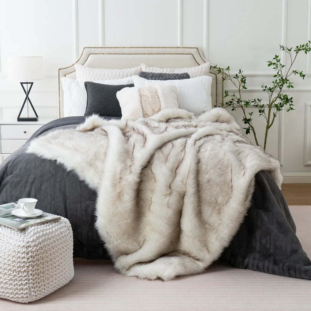 AstraNook Luxe-filt i fuskpäls — plyschig rävpälslook, mjuk känsla - Desfino