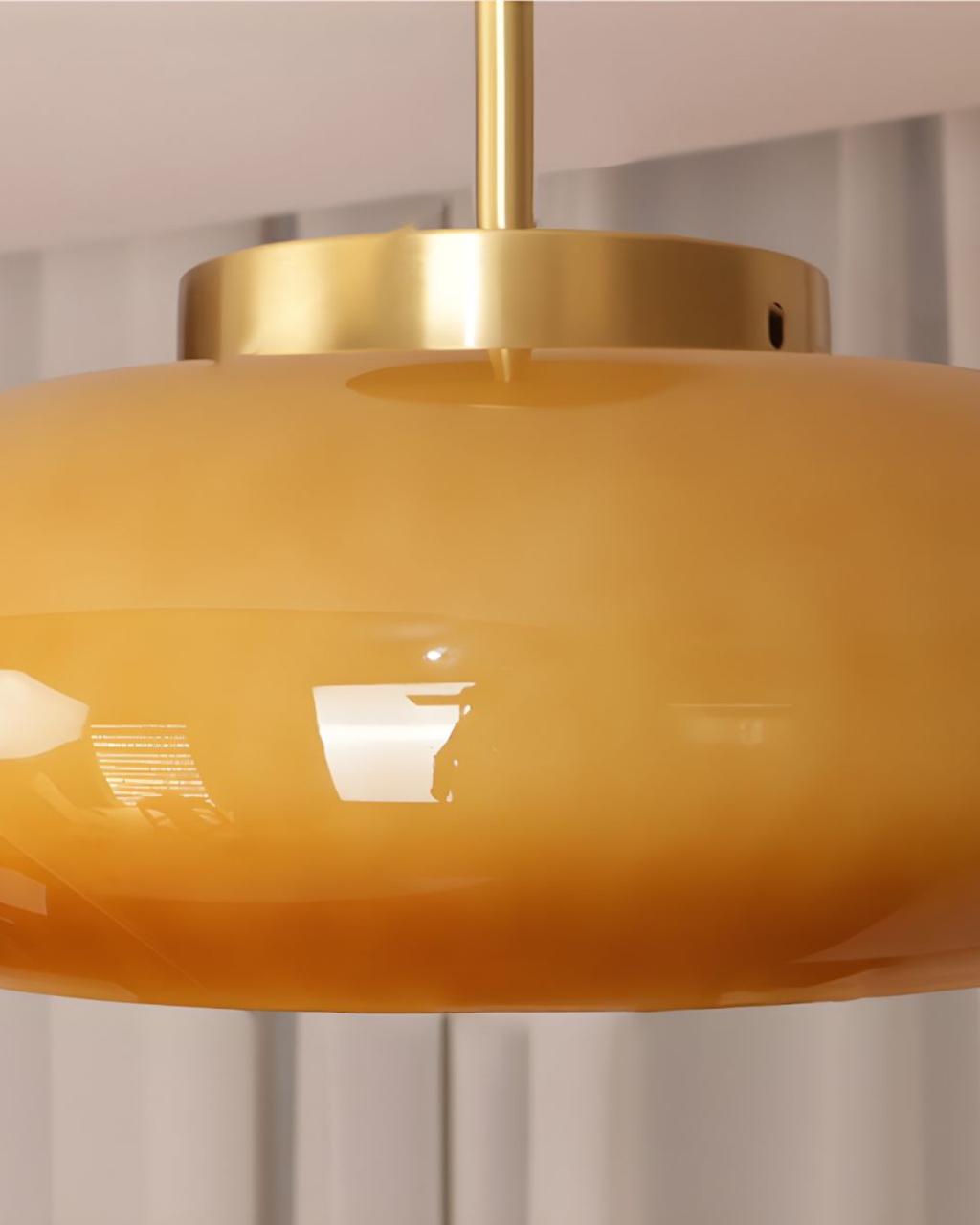 LumaBrass plafondlamp van matglas - messing bevestiging, 3000K-gloed - Desfino