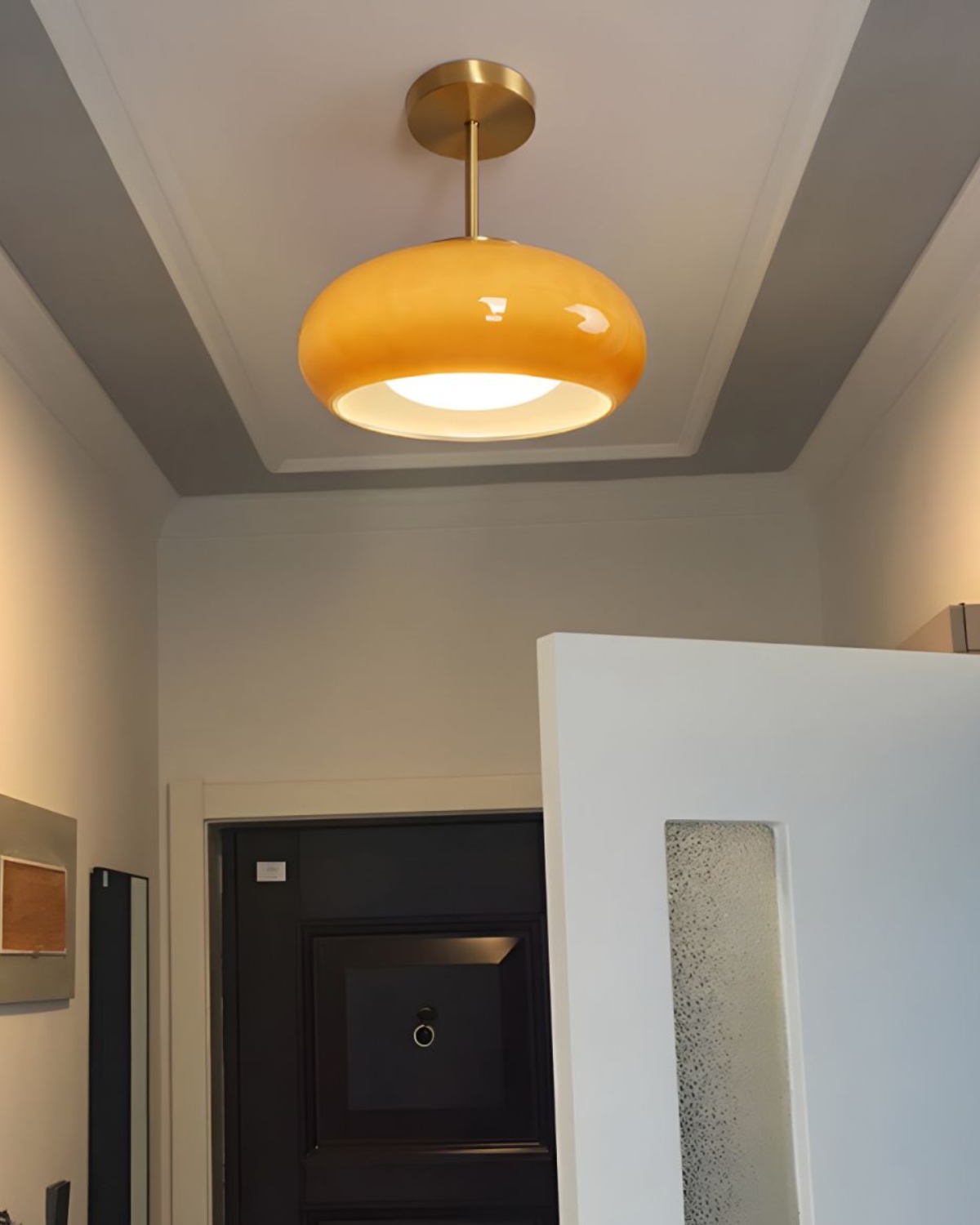 LumaBrass plafondlamp van matglas - messing bevestiging, 3000K-gloed - Desfino