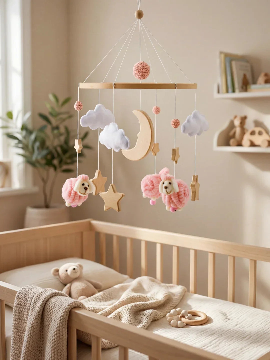 Hölzernes Babymobile – langsam schwingender Hän­ge­schmuck