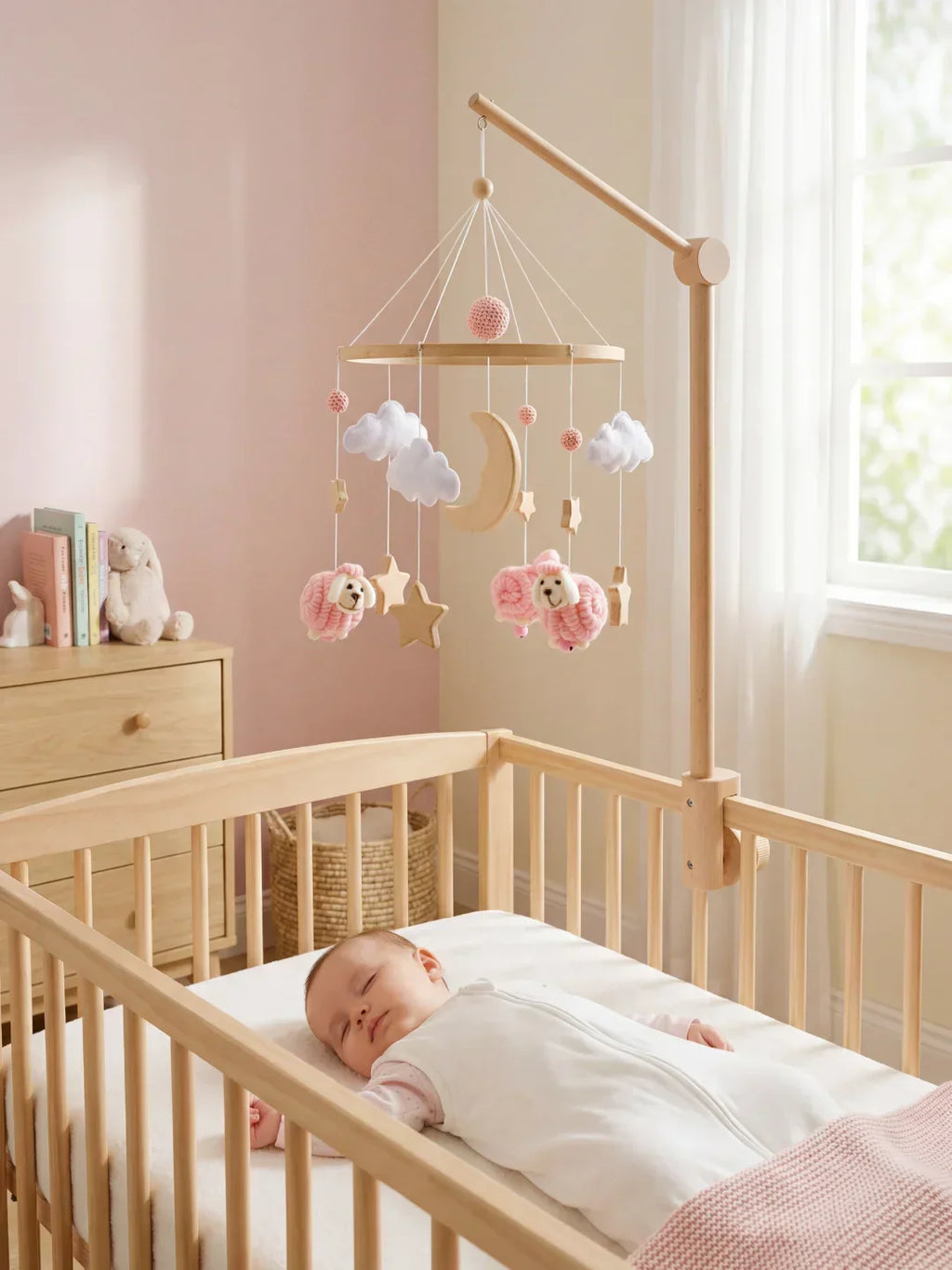 Hölzernes Babymobile – langsam schwingender Hän­ge­schmuck