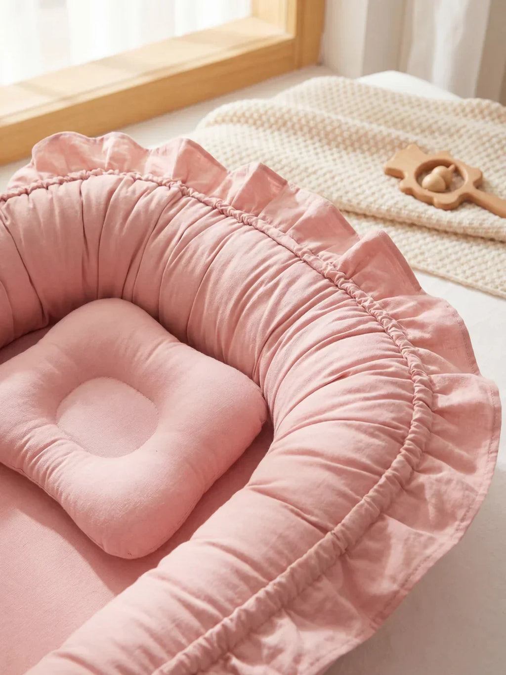 Übergangsliege für Babyschlaf – gebogene, sichere Unterstützung