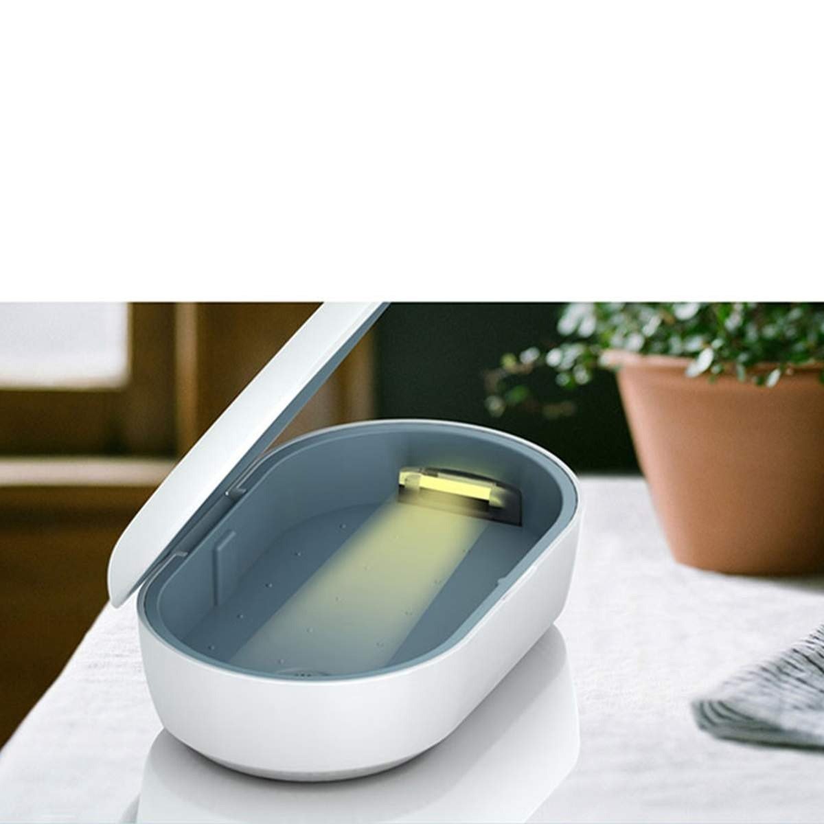 קופסת עיקור UV ניידת Aestra — נרתיק לחיטוי UV-C | Desfino