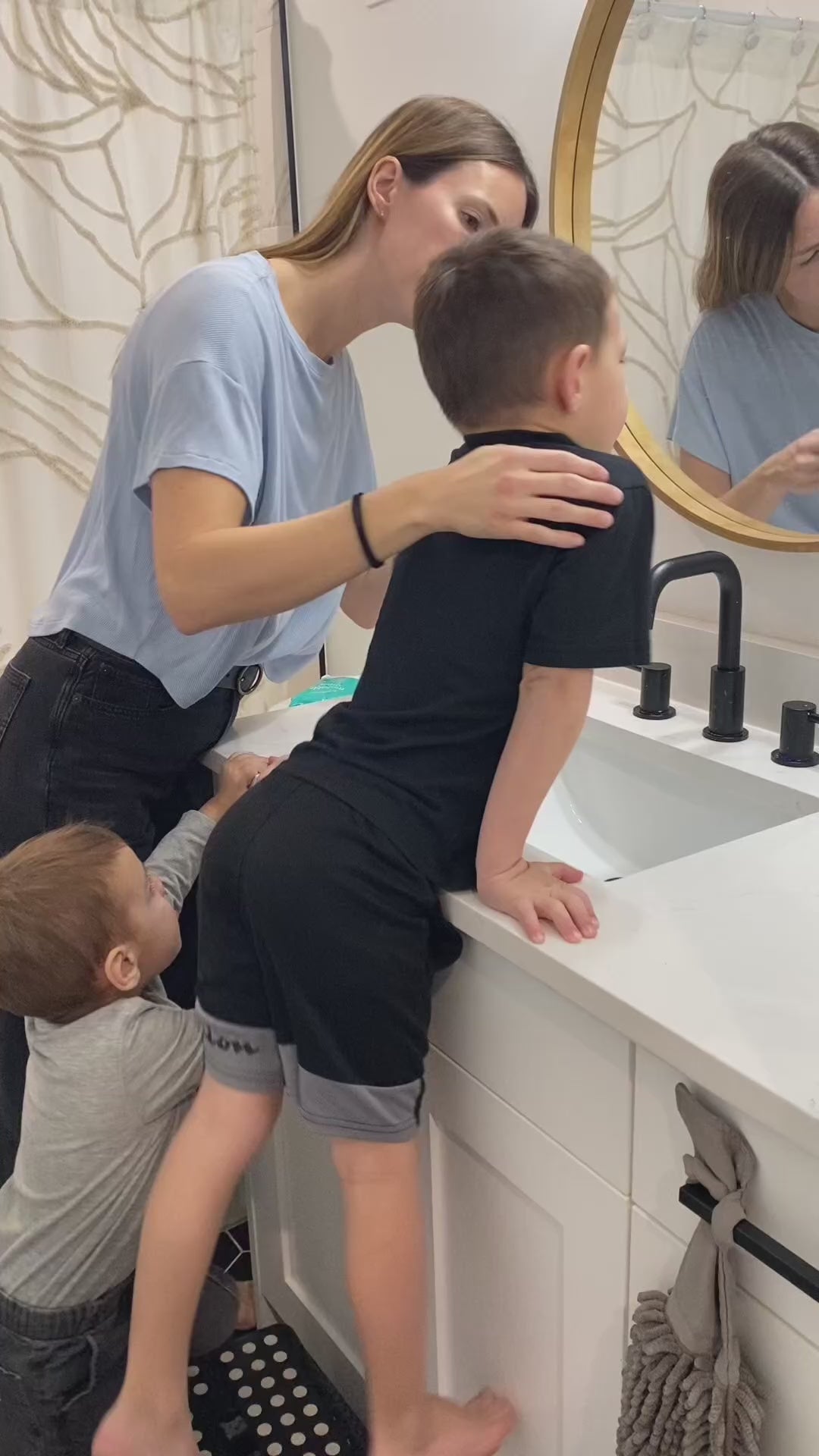 צעיף עיסוי לכתפיים ולצוואר — עיסוי לישה, טיפול באור אדום וחום - Desfino