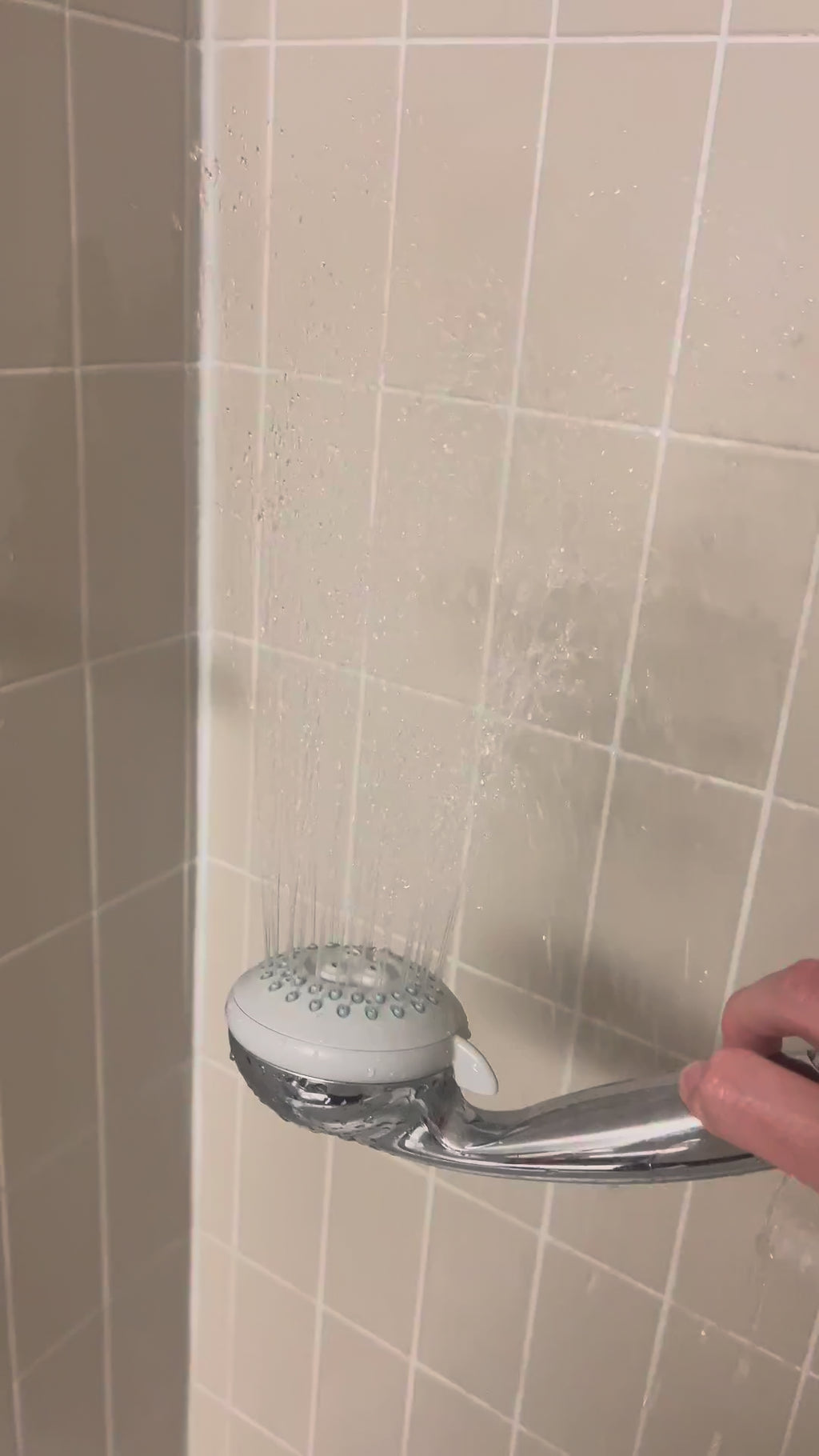 Chuveiro de alta pressão PowerFlow — Fluxo com microorifícios, duches mais fortes - Desfino
