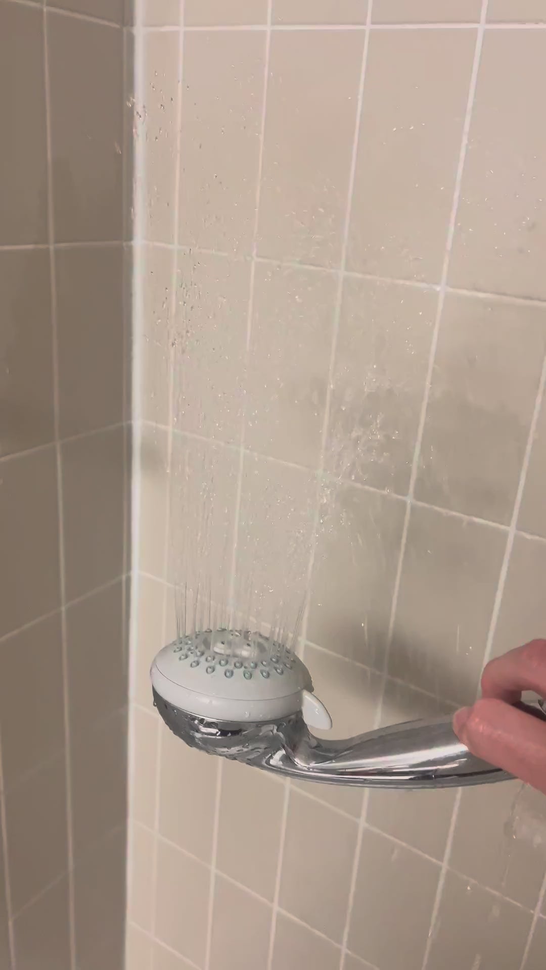 Chuveiro de alta pressão PowerFlow — Fluxo com microorifícios, duches mais fortes - Desfino