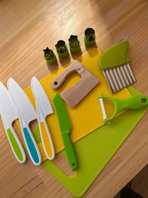 MiniChef Sicheres Kochset — 13-teiliges Küchenutensilienset für Kinder - Desfino