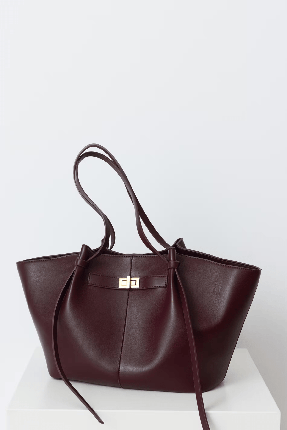 Grand sac cabas haut de gamme en similicuir végétalien — Style structuré - Desfino