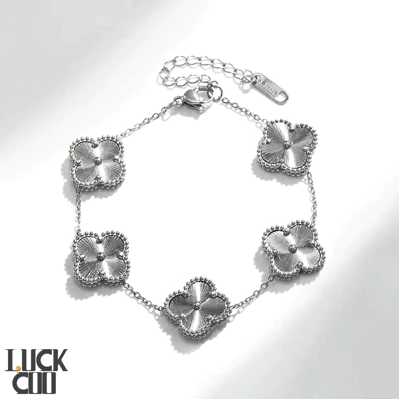 SylvaClove Clover Bracelet — Four Delicate Floral Charms - Desfino