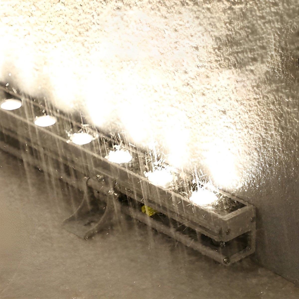 Lave-mur LED à intensité variable Lumenia — aluminium étanche, câblage fixe DC24V - Desfino