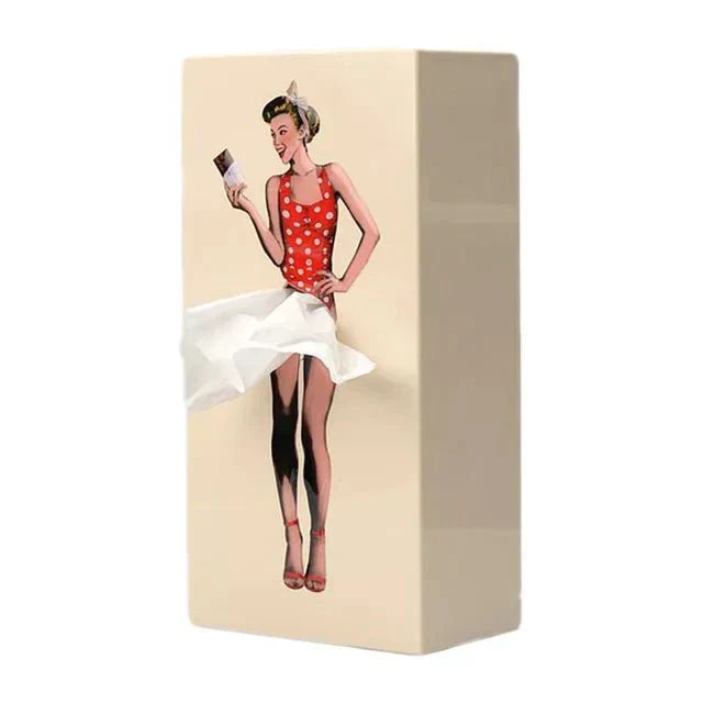 Vintage 1950-es évekbeli pin-up fa papírzsebkendő-tartó — átöltözőruhás grafika - Desfino