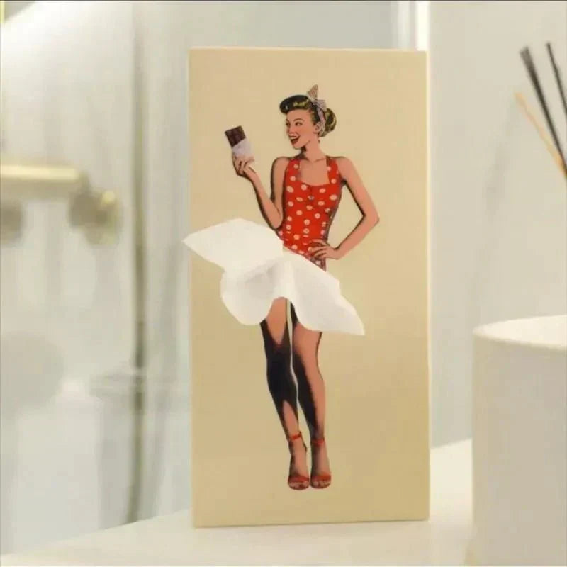 Vintage 1950-es évekbeli pin-up fa papírzsebkendő-tartó — átöltözőruhás grafika - Desfino