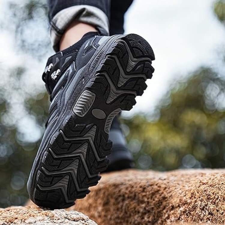 Wysokie buty trekkingowe Trekaro — podparcie ortopedyczne, antypoślizgowe podeszwy - Desfino